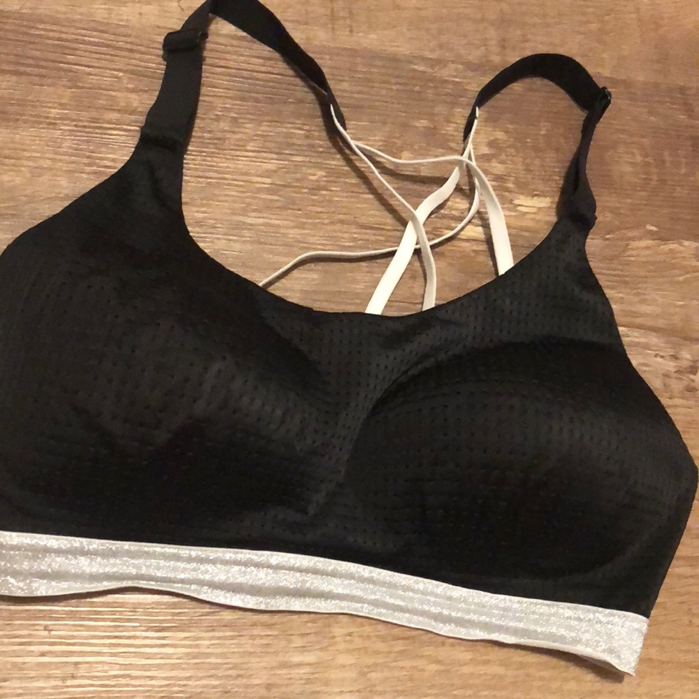 {Victoria’s Secret} sports bra.